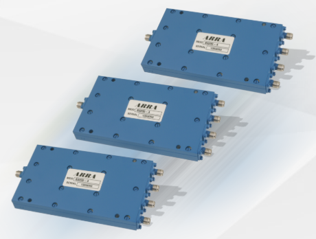 4路功分器和組合器：SMA