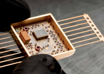 1314.84~1392.84MHz壓控SAW晶振